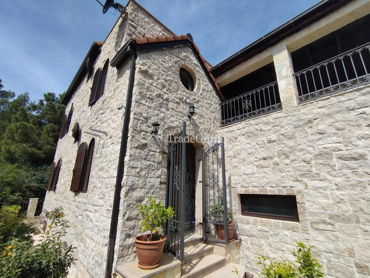 New magnificent three-story house in Sutomore