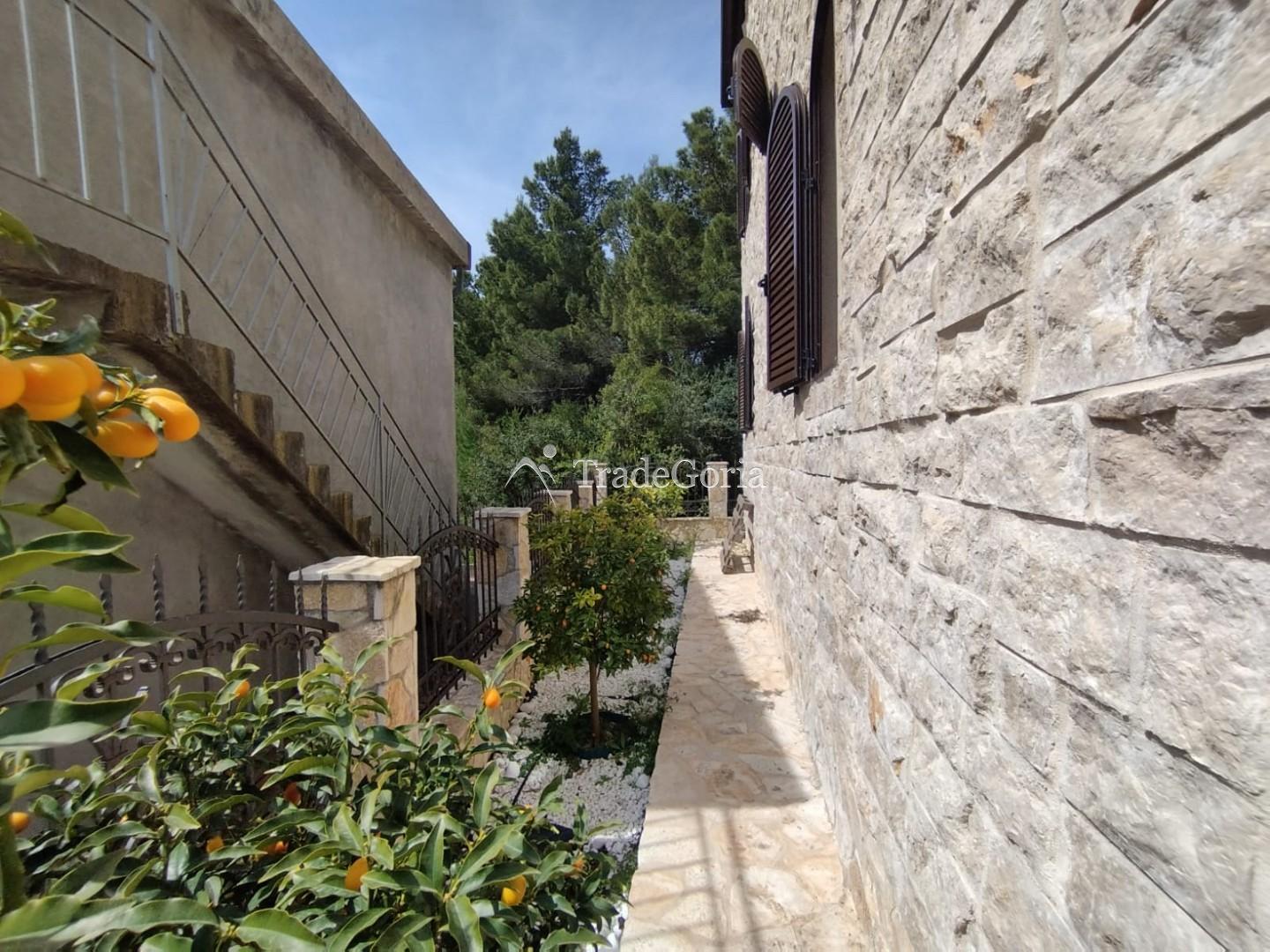 New magnificent three-story house in Sutomore