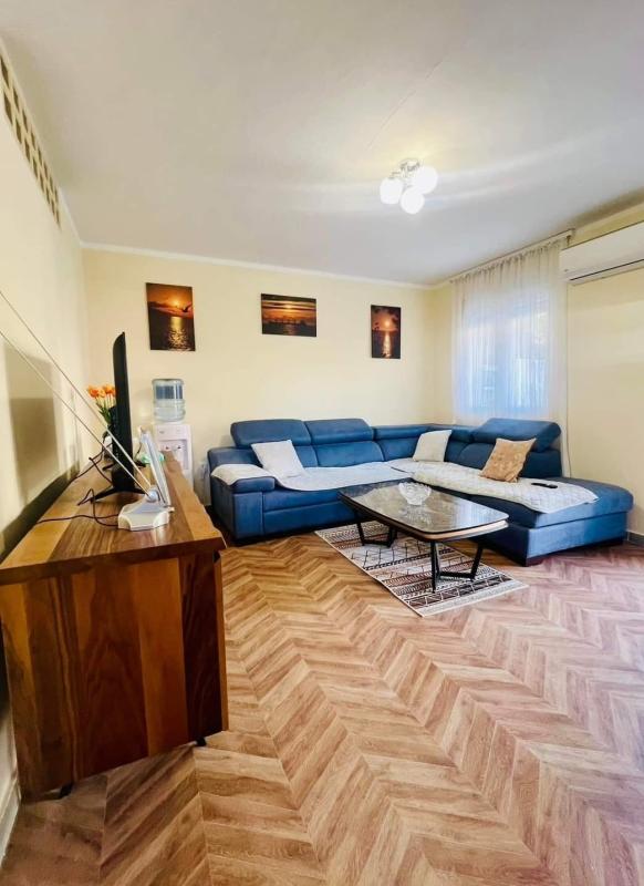 One bedroom apartment with two terraces for sale in Sutomore