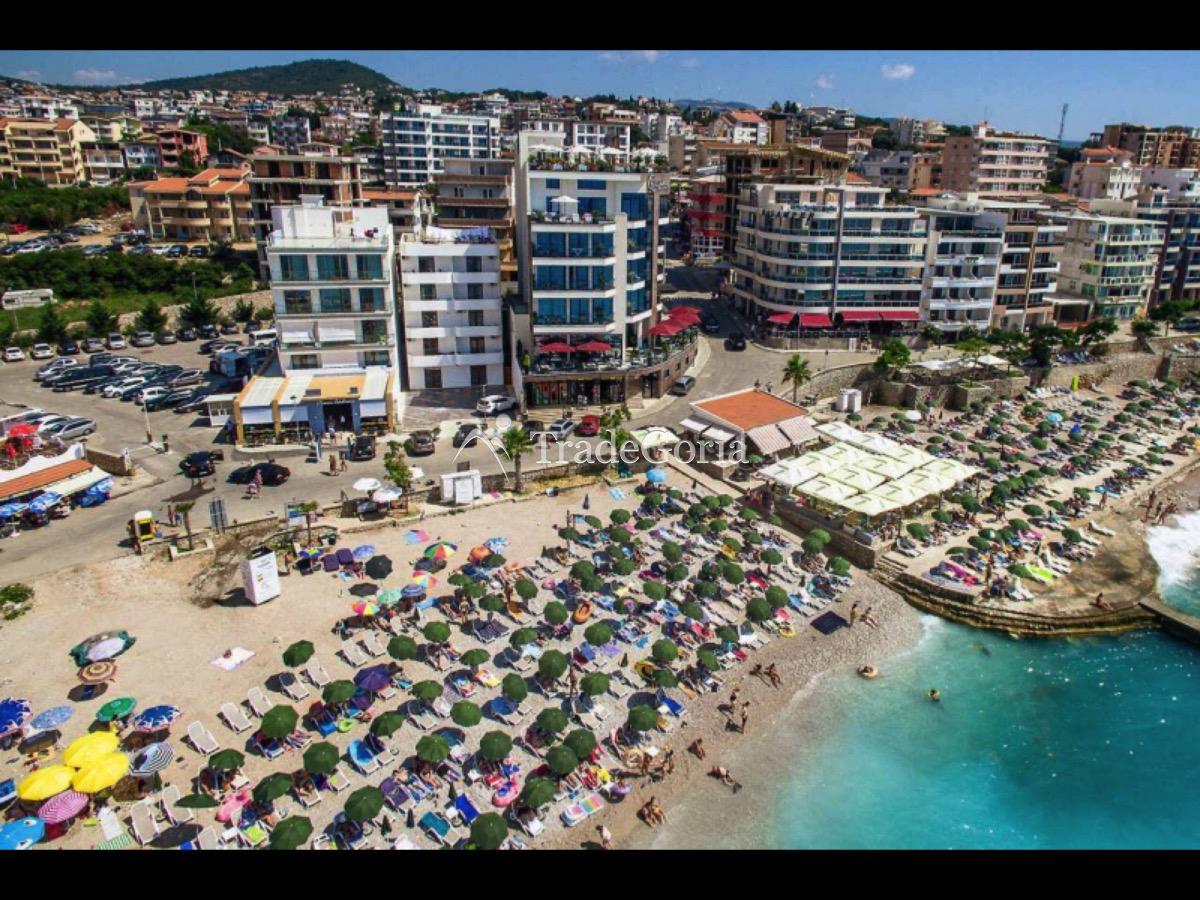 Hotel on the 1st line of the sea in Dobra Voda
