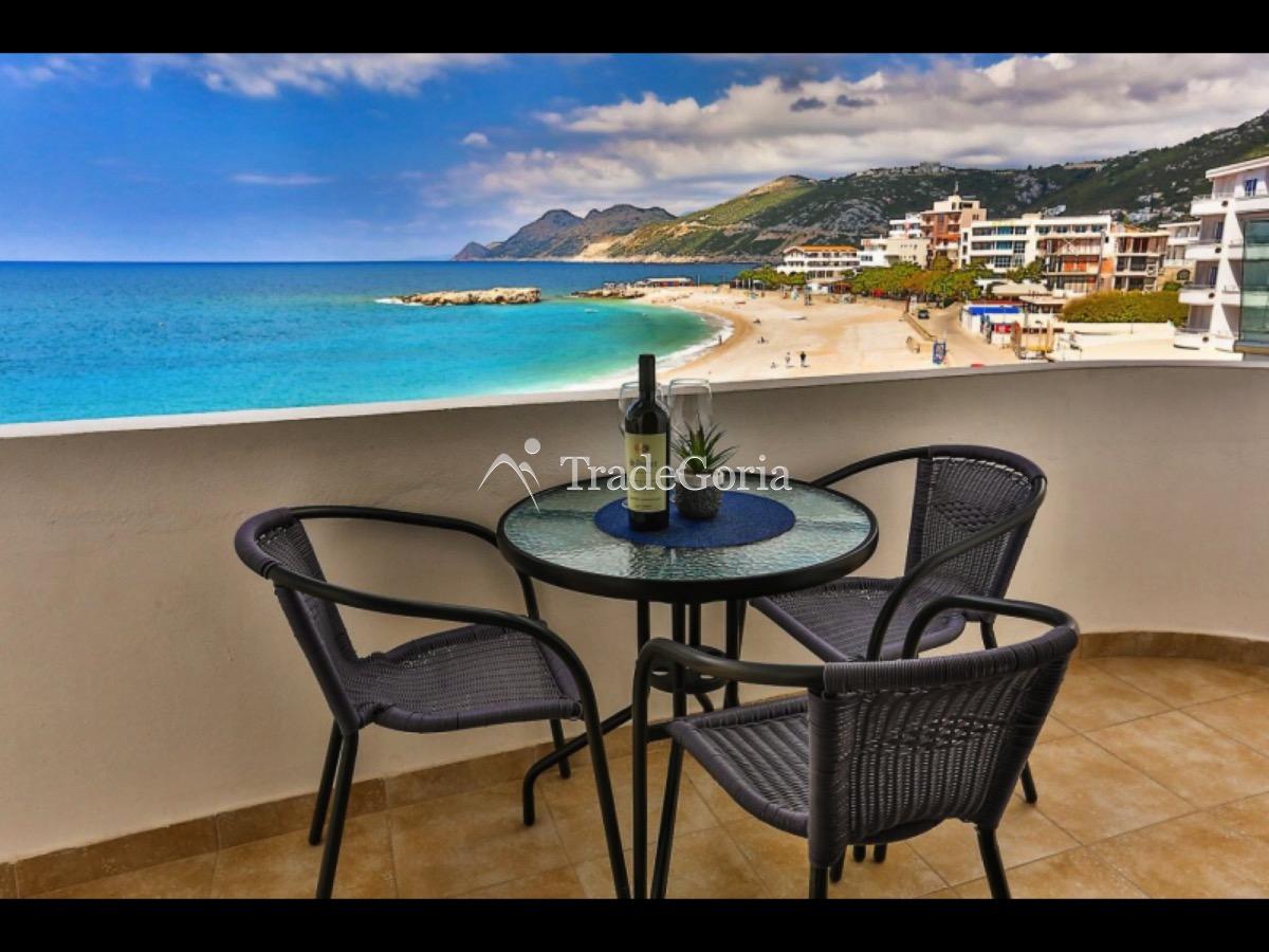 Hotel on the 1st line of the sea in Dobra Voda