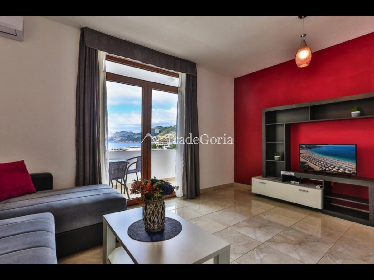 Hotel on the 1st line of the sea in Dobra Voda