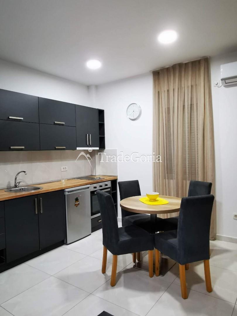 Hotel in Budva mit 15 Apartments