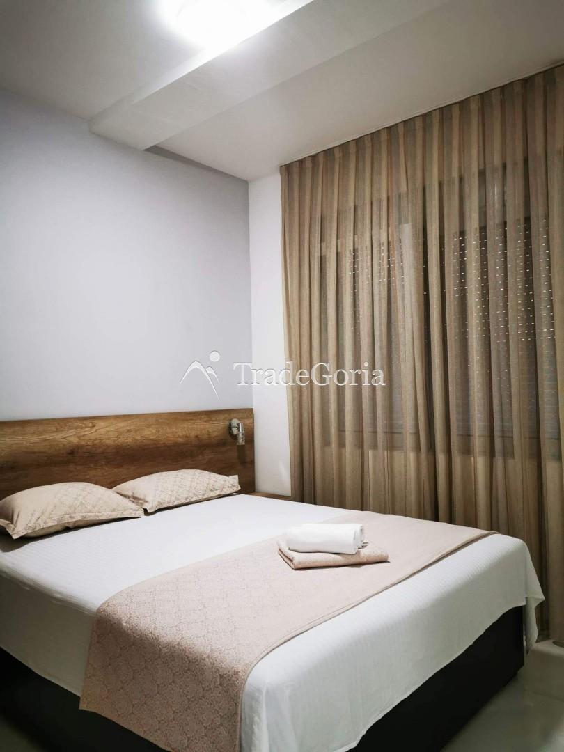 Hotel in Budva mit 15 Apartments