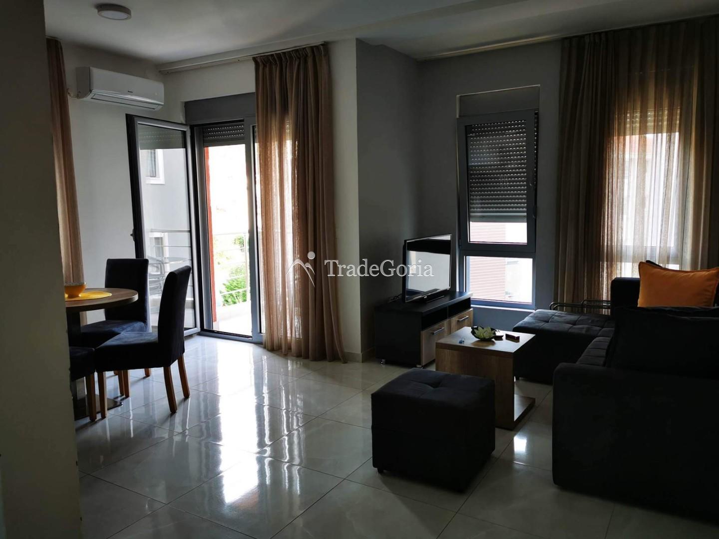 Hotel in Budva mit 15 Apartments