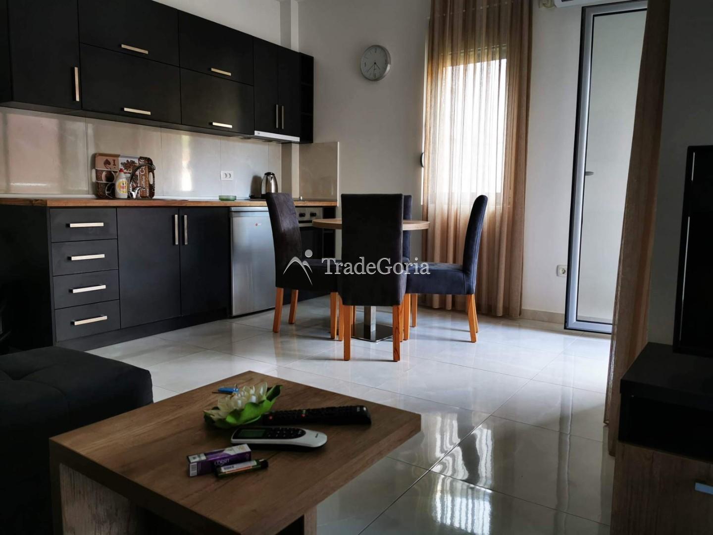 Hotel in Budva mit 15 Apartments