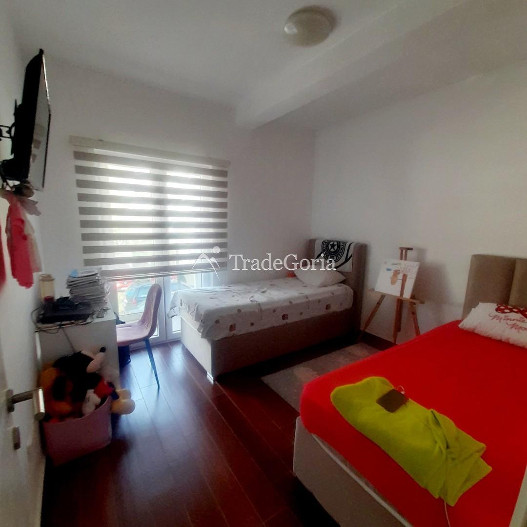 Hotel in Sutomore with 12 apartments, pool, 200 meters to the sea