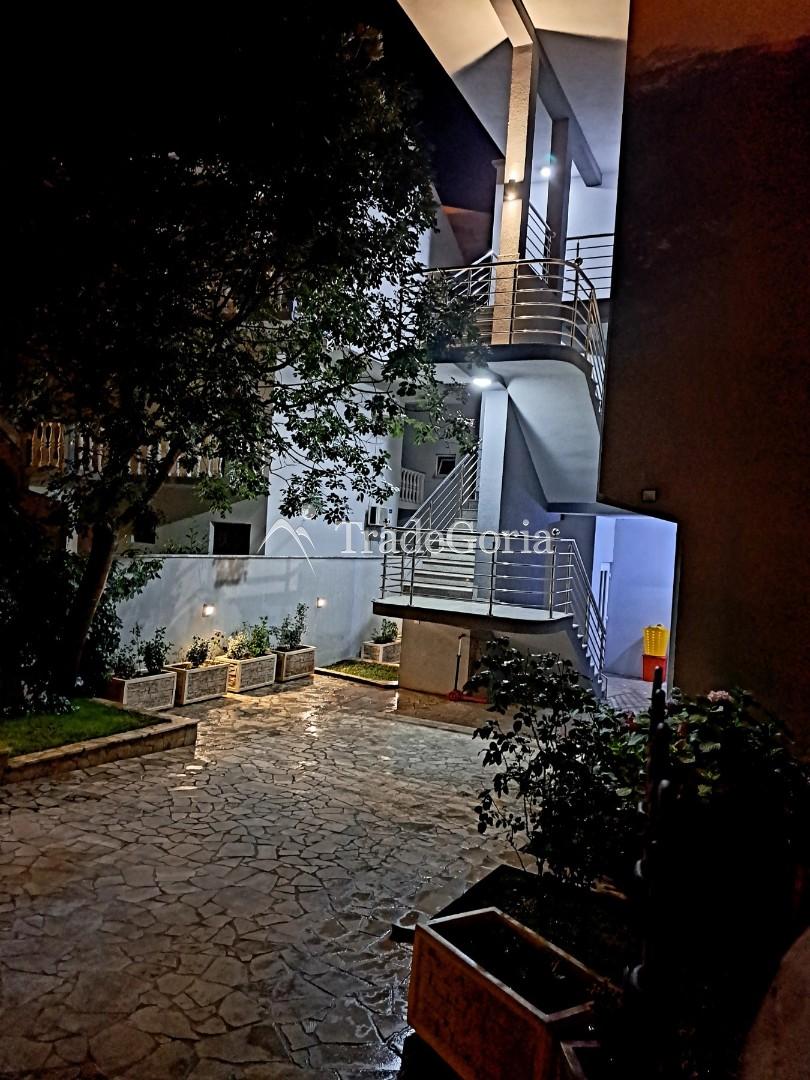 Hotel in Sutomore with 12 apartments, pool, 200 meters to the sea