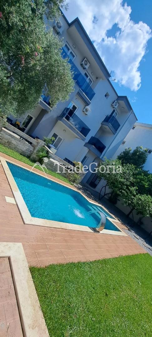 Hotel in Sutomore with 12 apartments, pool, 200 meters to the sea