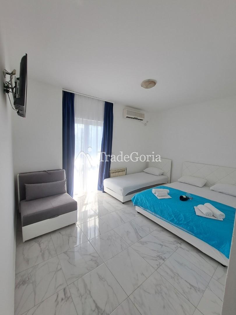 Hotel in Sutomore with 12 apartments, pool, 200 meters to the sea