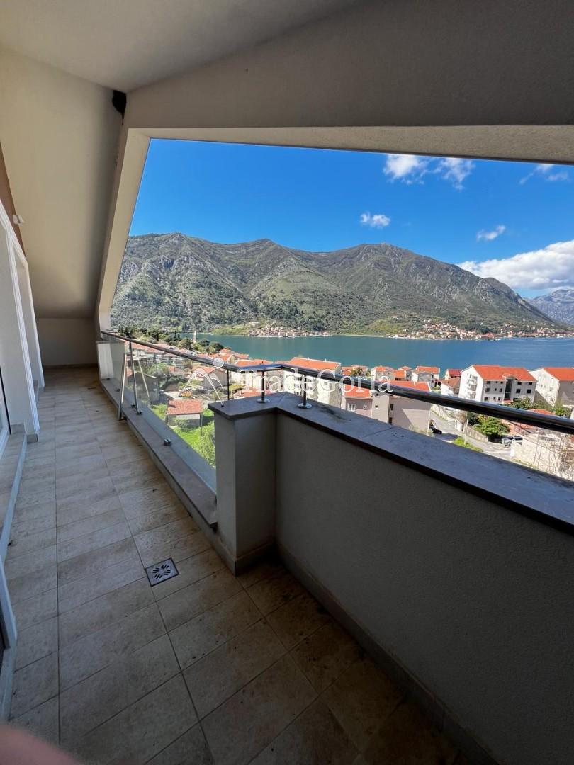 Penthouse, 2 bedrooms, Dobrota