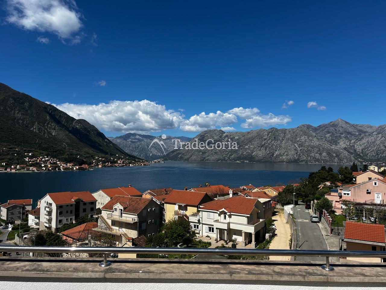 Penthouse, 2 bedrooms, Dobrota