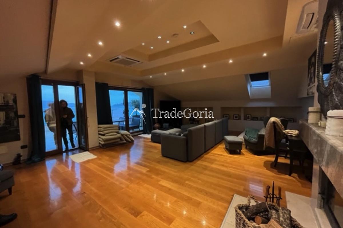 Penthouse by the Sea - 650,000 euros