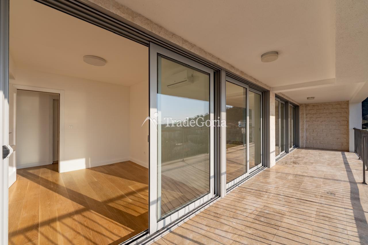 Penthouse with 3 bedrooms and panoramic sea views