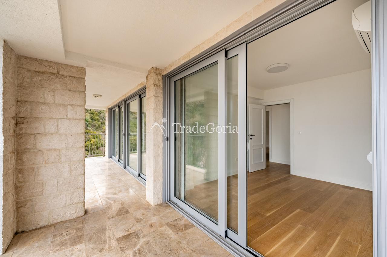 Penthouse with 3 bedrooms and panoramic sea views