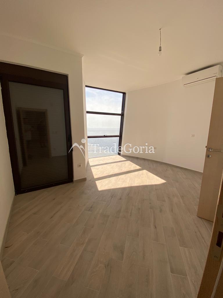 Penthouse u kompleksu na 1. liniji