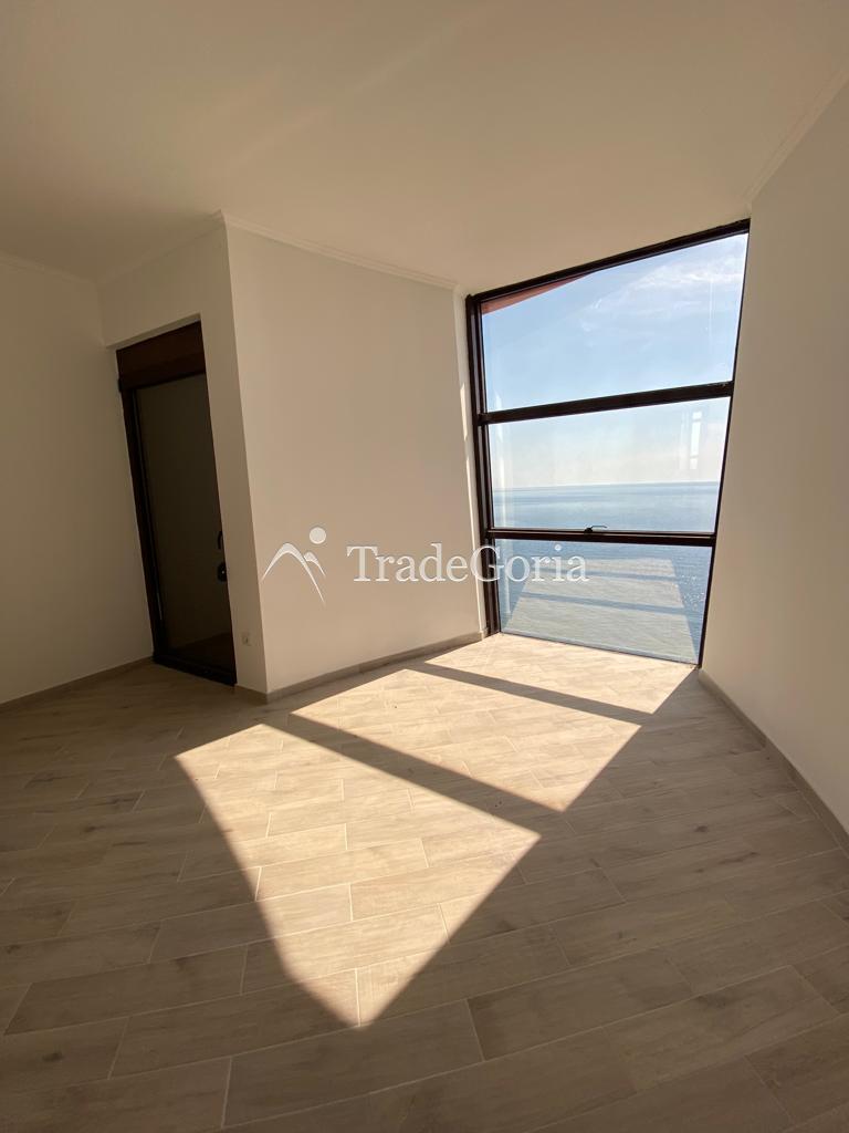 Penthouse u kompleksu na 1. liniji