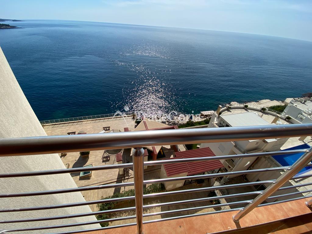 Penthouse u kompleksu na 1. liniji