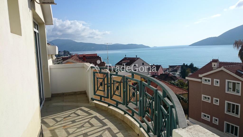 Penthouse im Zentrum von Igalo