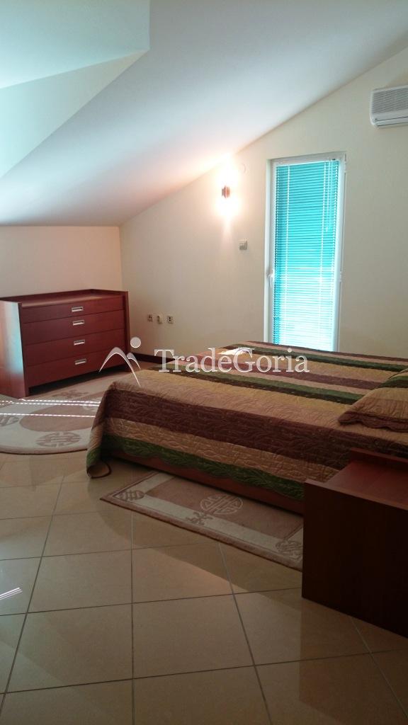 Penthouse im Zentrum von Igalo