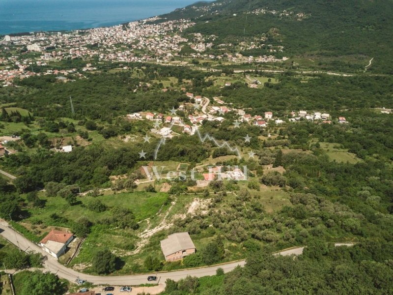 Plac sa projektom za kompleks, Bar, 69.60 ara