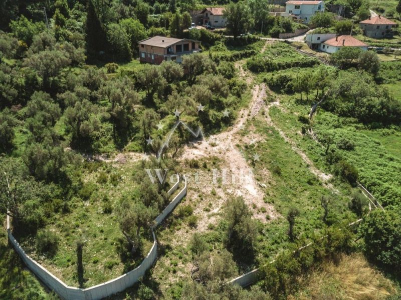 Plac sa projektom za kompleks, Bar, 69.60 ara