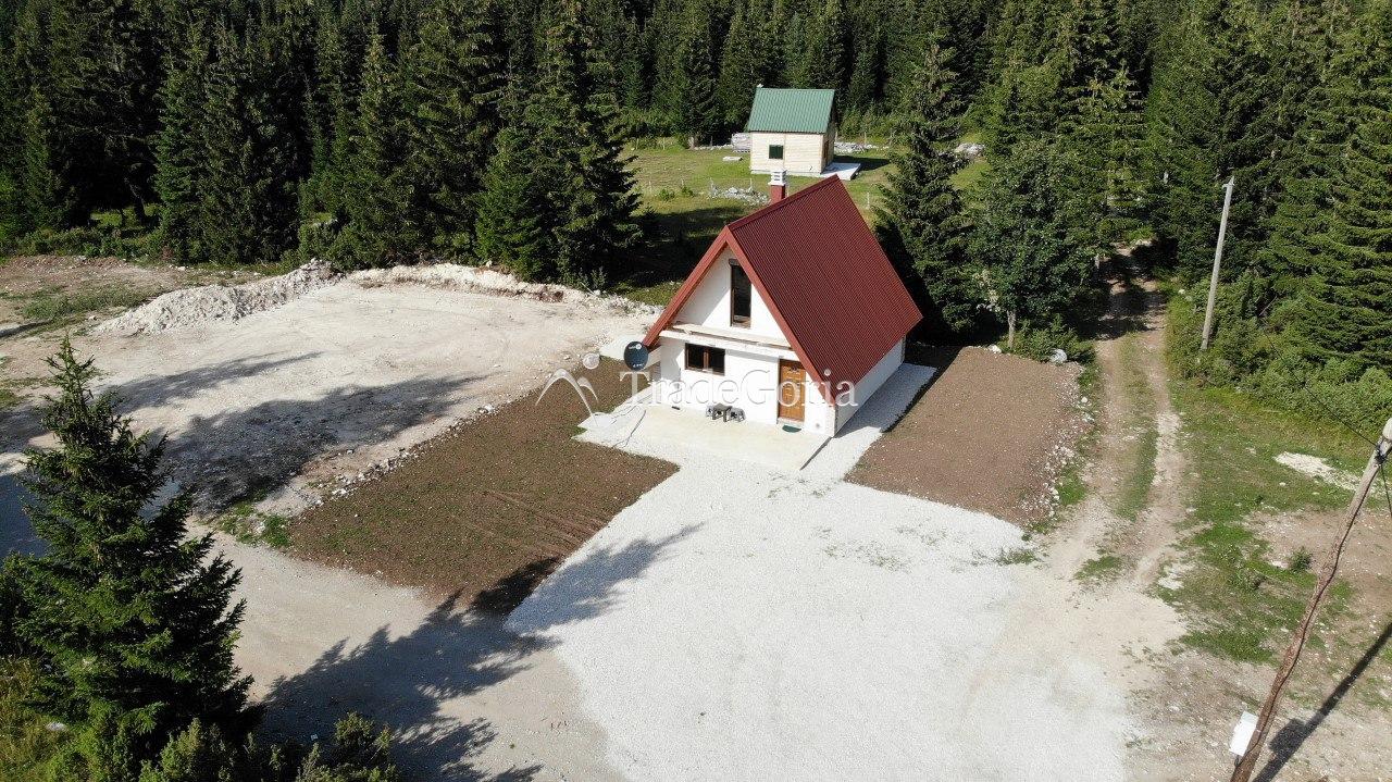 Haus zum Verkauf in Zhabljak