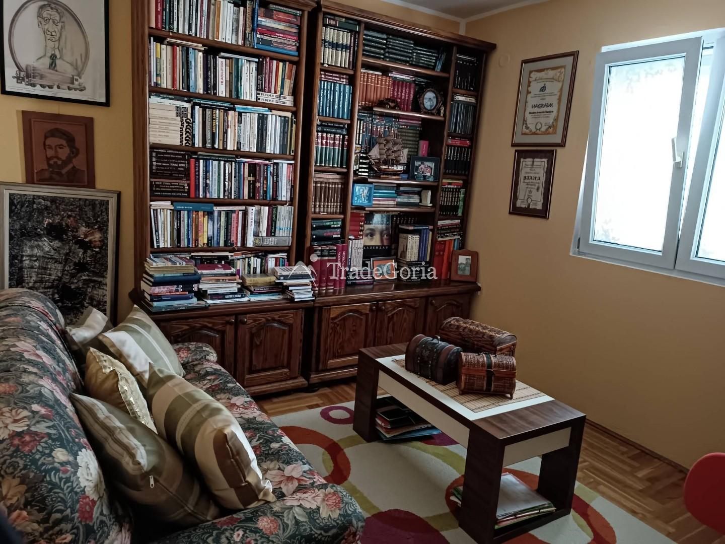 House for Sale in Shushan, Bar with Mountain and City Views