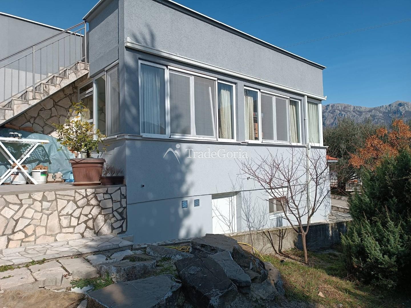 House for Sale in Shushan, Bar with Mountain and City Views