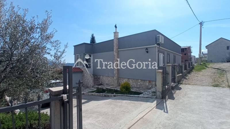 House for Sale in Shushan, Bar with Mountain and City Views