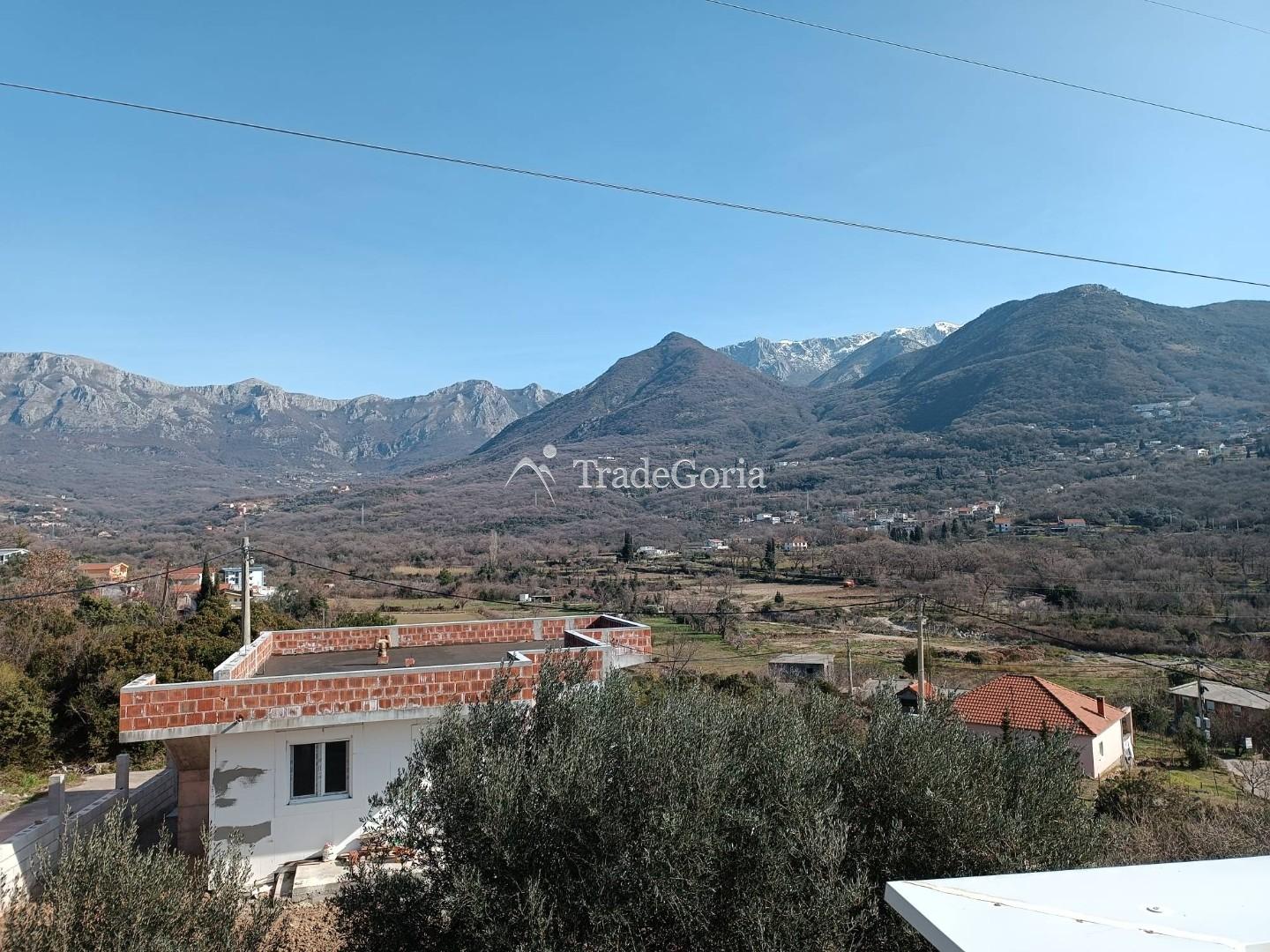 House for Sale in Shushan, Bar with Mountain and City Views