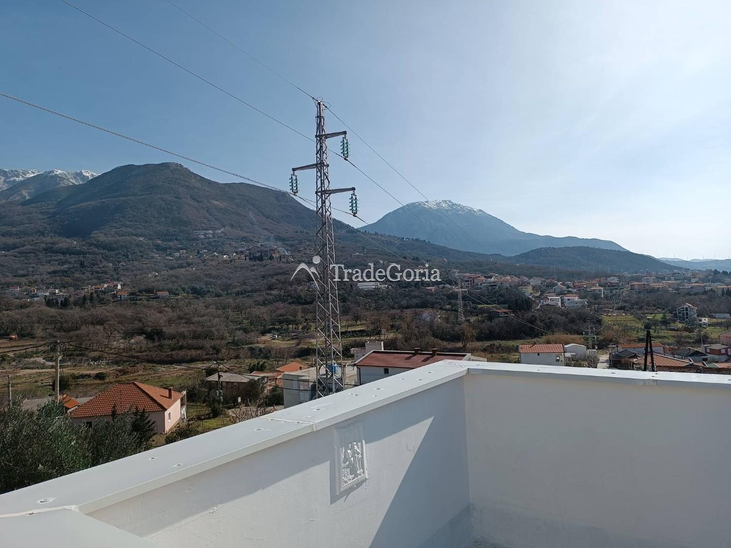 House for Sale in Shushan, Bar with Mountain and City Views