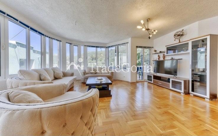 Spacious 3-bedroom apartment for sale in Good Waters, Barskaya Riviera