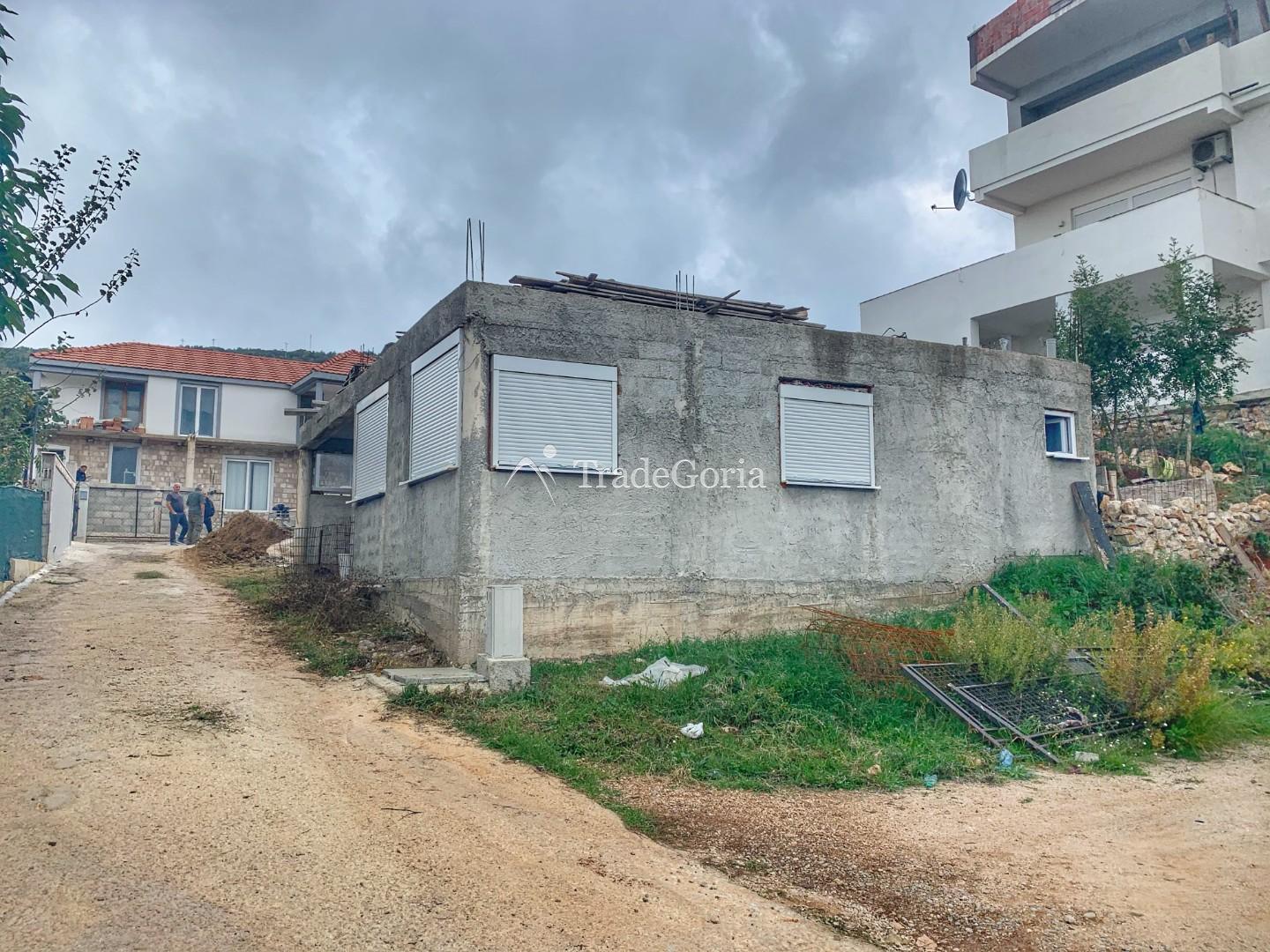 Angebot zum Kauf eines Hauses im Bau in Ulcinj