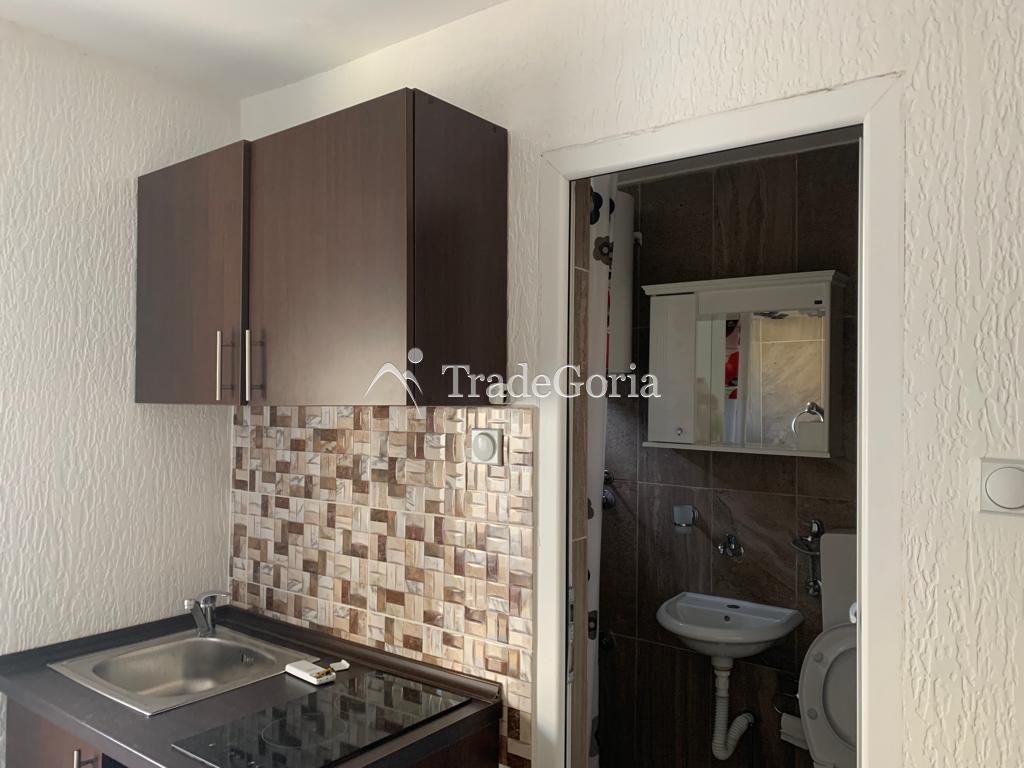 Vila sa 10 apartmana sa sobama u Sutomoru na prodaju