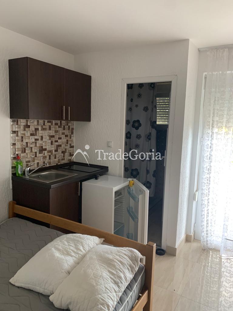 Vila sa 10 apartmana sa sobama u Sutomoru na prodaju