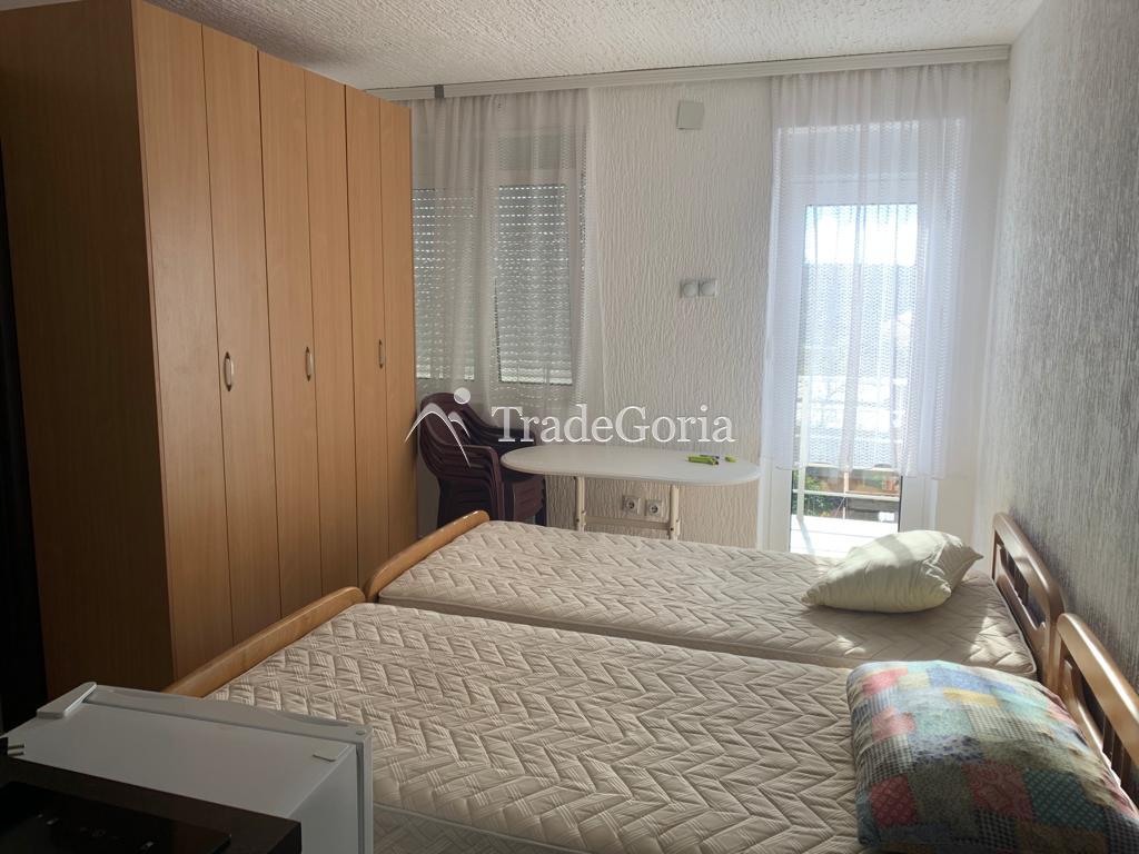 Vila sa 10 apartmana sa sobama u Sutomoru na prodaju