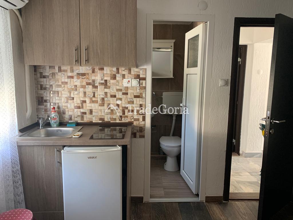 Vila sa 10 apartmana sa sobama u Sutomoru na prodaju