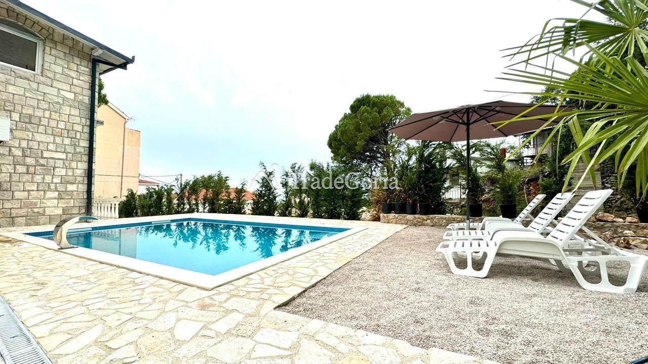 House for Sale in Barskaya Riviera, Ratats
