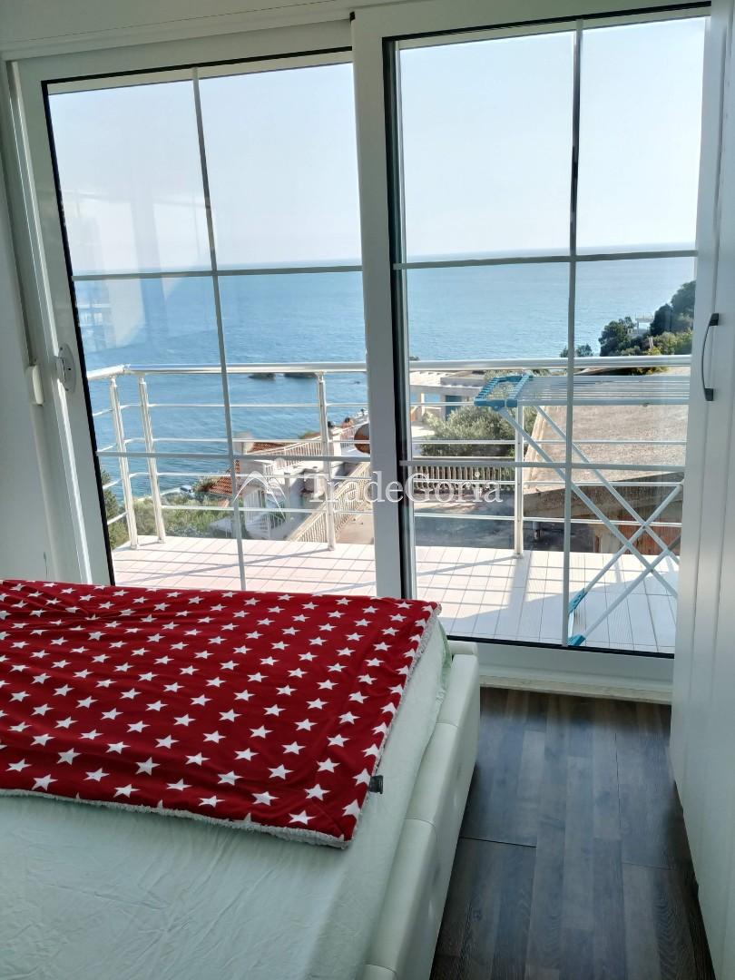 Vierstöckiges Haus zum Verkauf in Ulcinj in der Nähe des Meeres