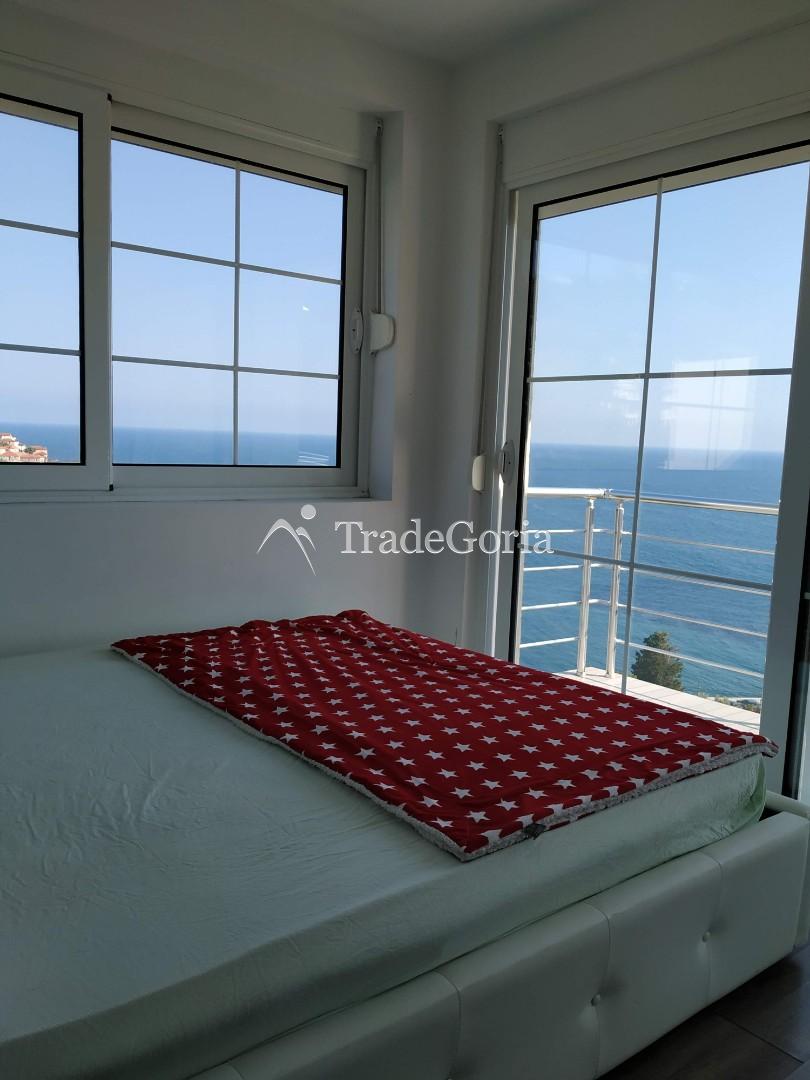 Vierstöckiges Haus zum Verkauf in Ulcinj in der Nähe des Meeres