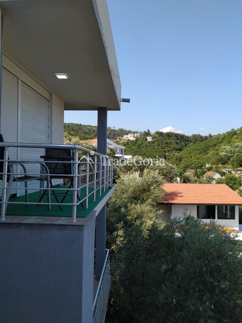 Vierstöckiges Haus zum Verkauf in Ulcinj in der Nähe des Meeres