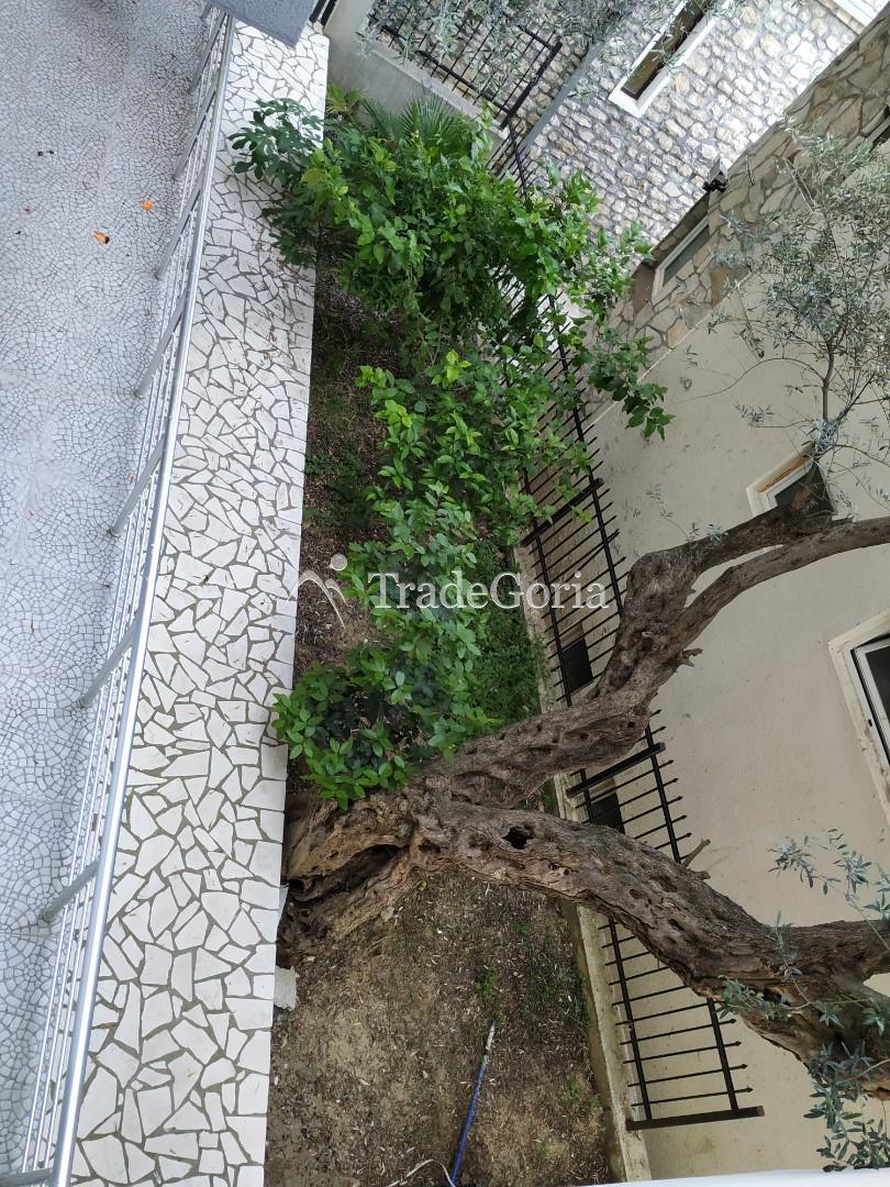Vierstöckiges Haus zum Verkauf in Ulcinj in der Nähe des Meeres