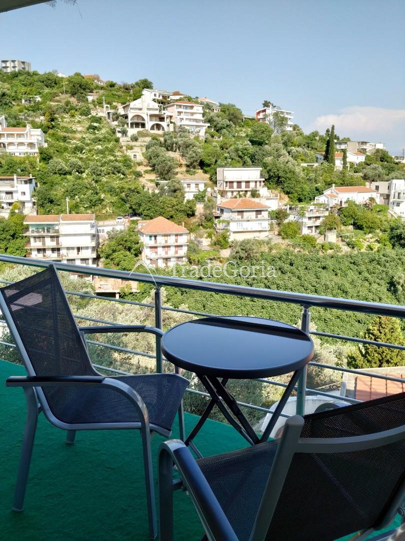Vierstöckiges Haus zum Verkauf in Ulcinj in der Nähe des Meeres