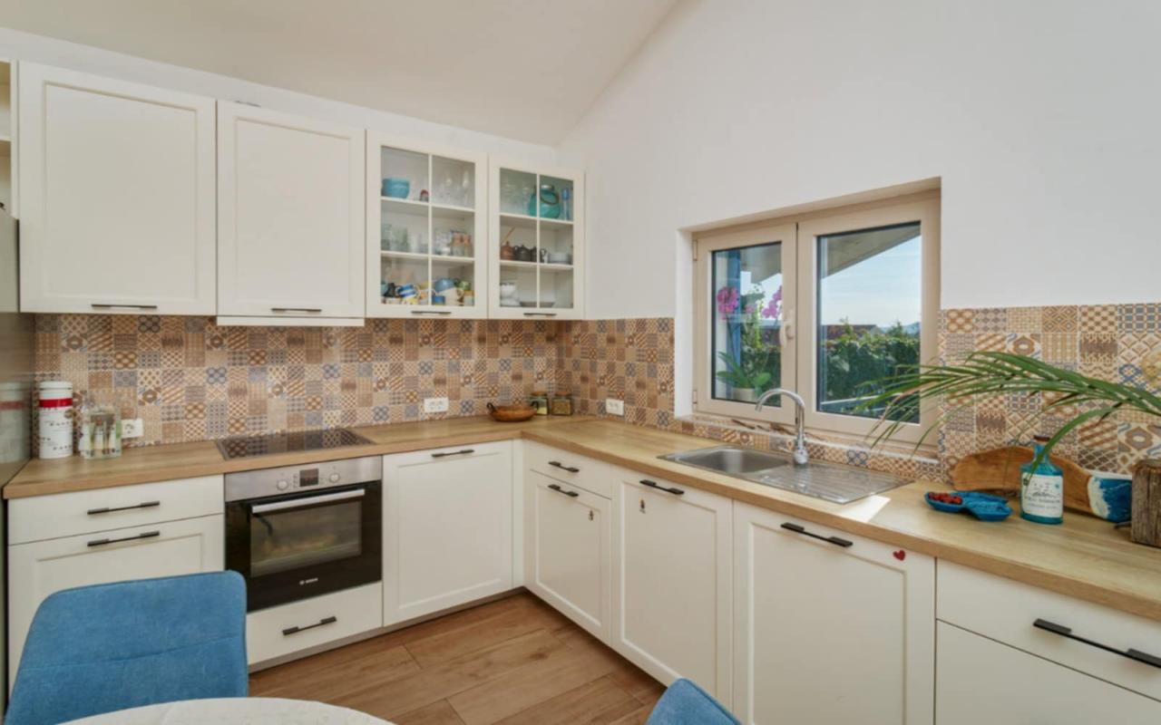 Premiumes Haus mit Meerblick in Kavac