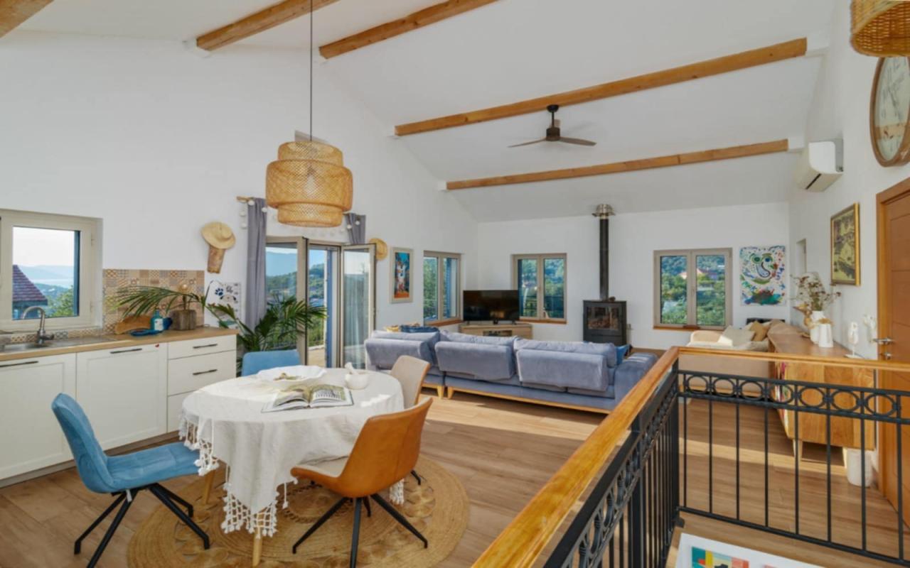 Premiumes Haus mit Meerblick in Kavac
