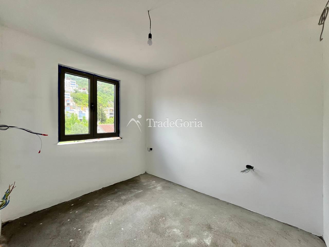 Sale of apartments in Tivat, Donja Lastva 500m to the sea
