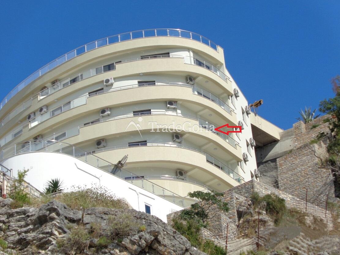 For Sale: New Three-Bedroom Apartment on the Seafront in Rafailovici