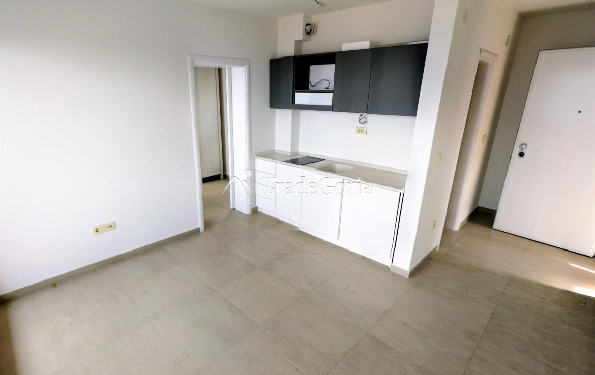 Zu verkaufen: Wohnhaus mit identischen Layout-Apartments