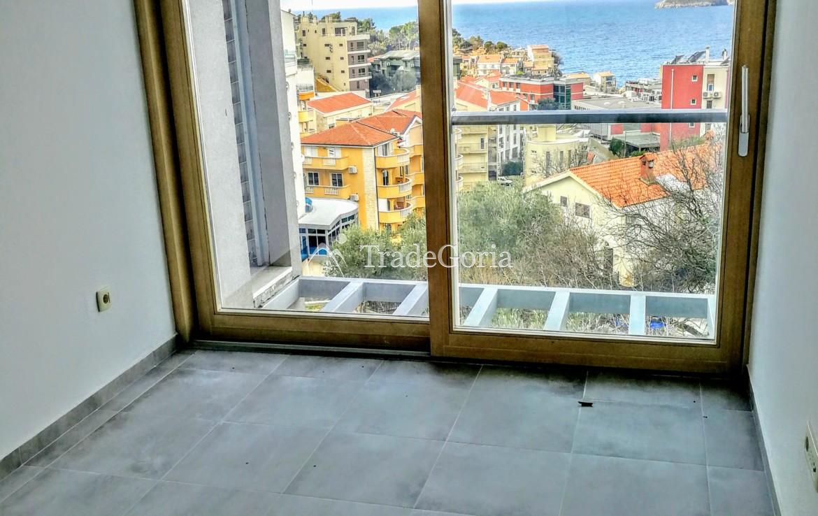 Zu verkaufen: Wohnhaus mit identischen Layout-Apartments